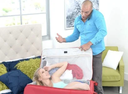 Món quà bên trong vali được giấu kỹ